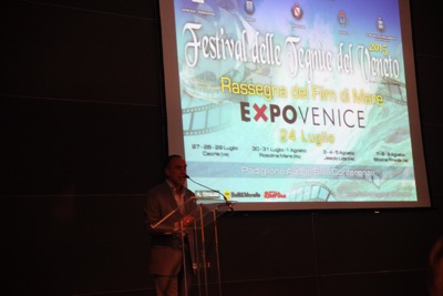 Il Direttore del Festival, Alvaro Gradella, dà inizio al momento inaugurale dell'Edizione del Festival 2015 presso il Padiglione Aquae di ExpoVenice.